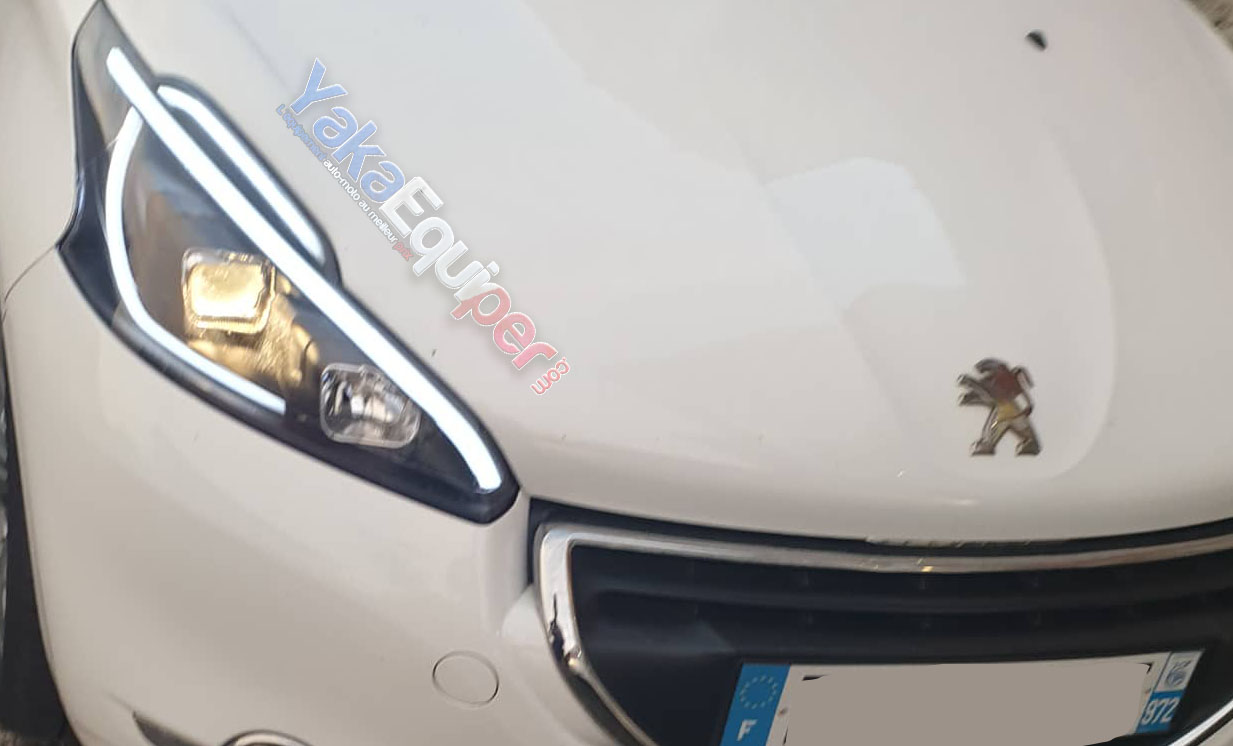 Peugeot 208 LTI LED headlights look GTI xenon - Black